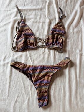 Acacia Gigi top and Oslo bottom